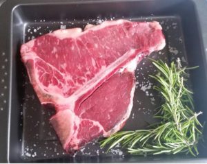 Porterhouse- T-Bone-Steak grillen